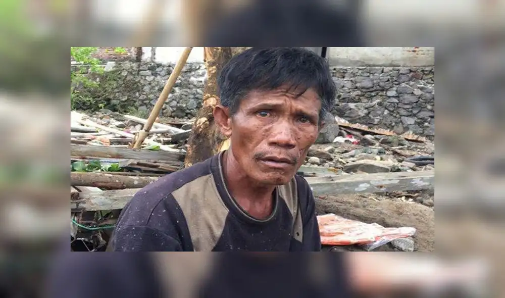 La desoladora elección de hombre en medio de tsunami en Indonesia: su esposa o su mamá y el bebé La desoladora elección de hombre en medio de tsunami en Indonesia: su esposa o su mamá y el bebé
