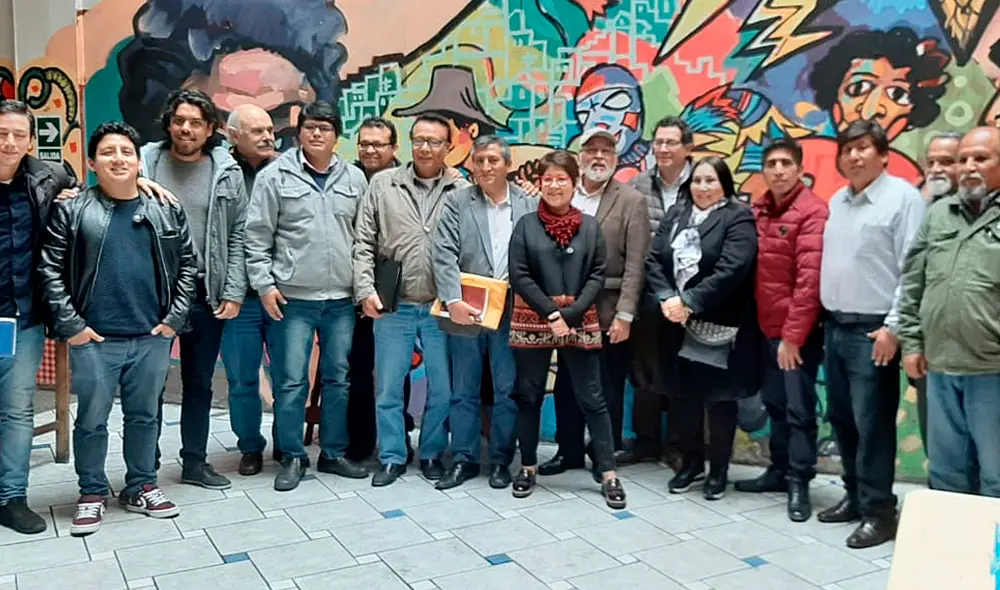 Distintas agrupaciones de izquierda se reunieron ante una posible reunión de cara a siguientes elecciones. Distintas agrupaciones de izquierda se reunieron ante una posible reunión de cara a siguientes elecciones.