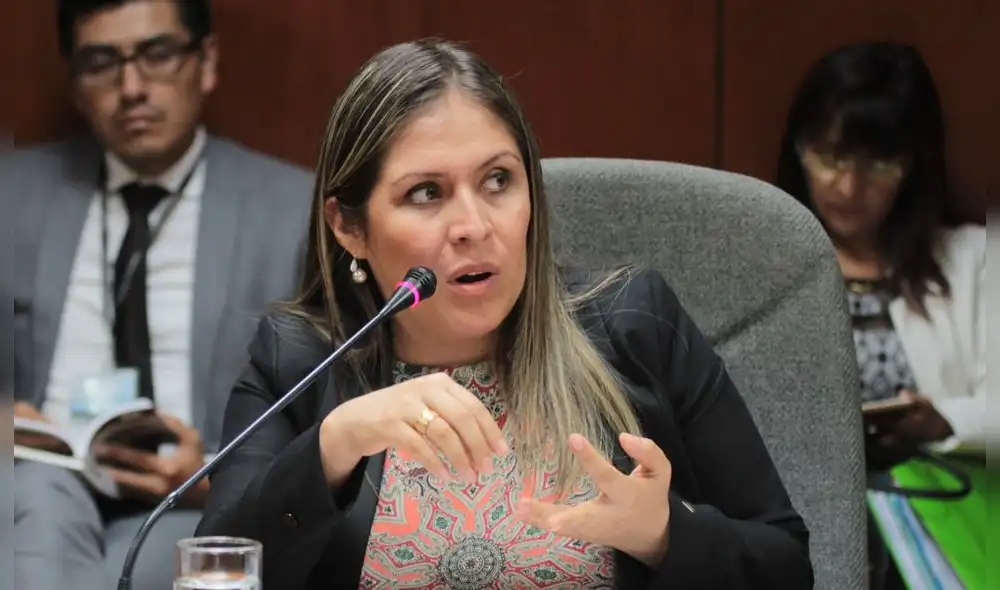 Yeni Vilcatoma tiene beneficios de vicepresidencia del Congreso hasta el 2020