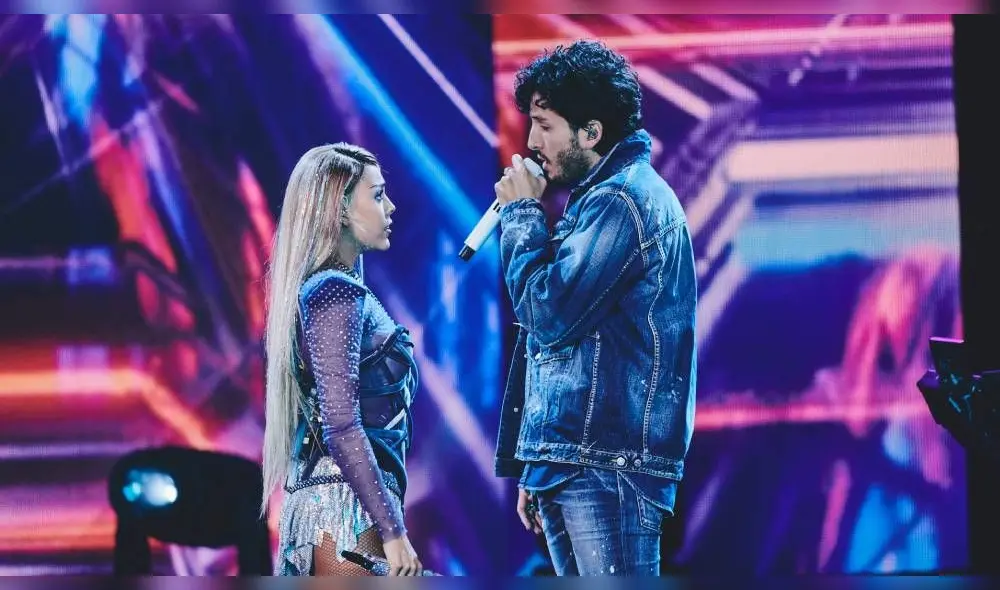 En el discurso de presentación de los Premios Juventud, el intérprete de “Traicionera” comentó sobre los musicales que iba a interpretar sobre el escenario. | Foto: Univisión
