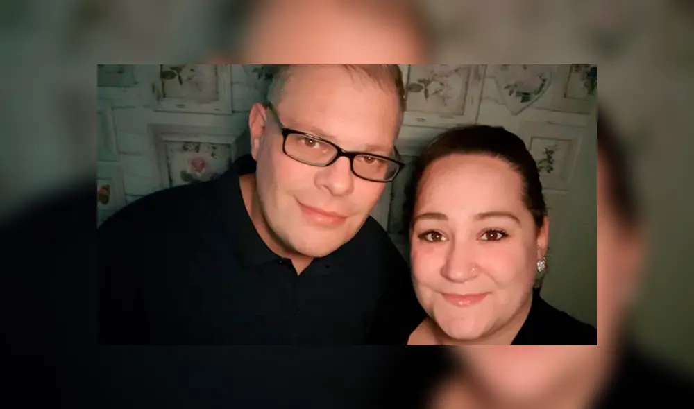 Natalie junto a su esposo semenas después de haber sufrido la mordedura de una araña. Natalie junto a su esposo semenas después de haber sufrido la mordedura de una araña.