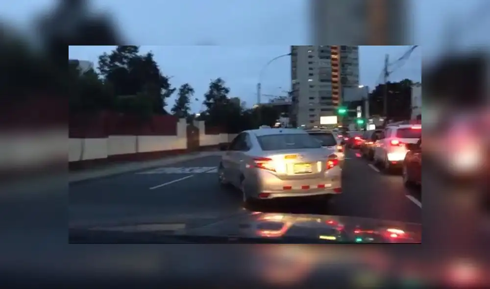 #YoDenuncio: conductor invade carril contrario en San Isidro [VIDEO]