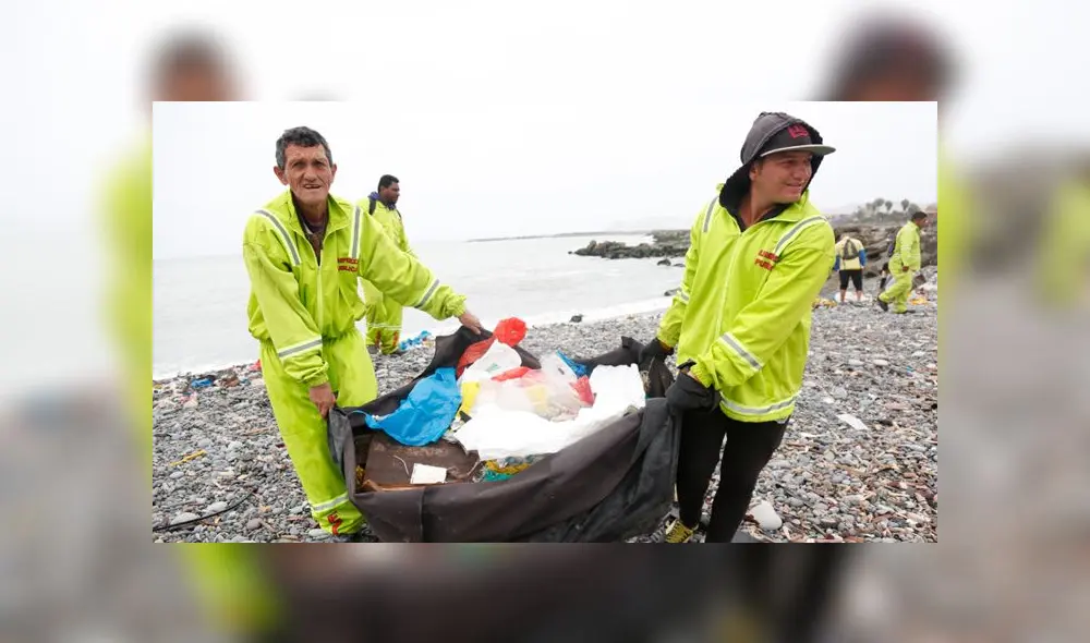 Instan a los municipios a que fiscalicen la venta de plásticos en las playas. Créditos: Mauricio Malca / La República. Instan a los municipios a que fiscalicen la venta de plásticos en las playas. Créditos: Mauricio Malca / La República.