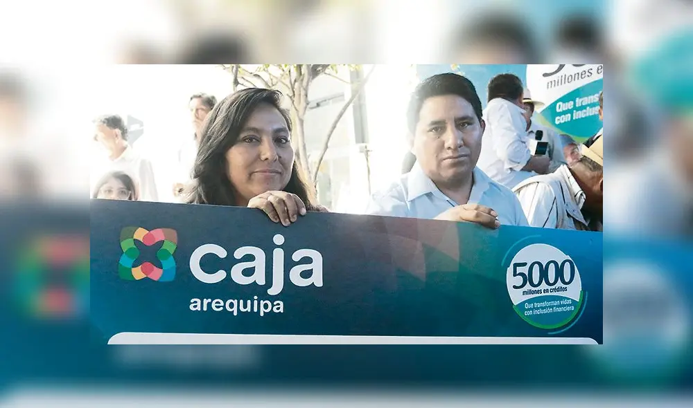 Felices. Pidieron S/ 2 000 para negocio y ganaron S/ 5 000. Felices. Pidieron S/ 2 000 para negocio y ganaron S/ 5 000.