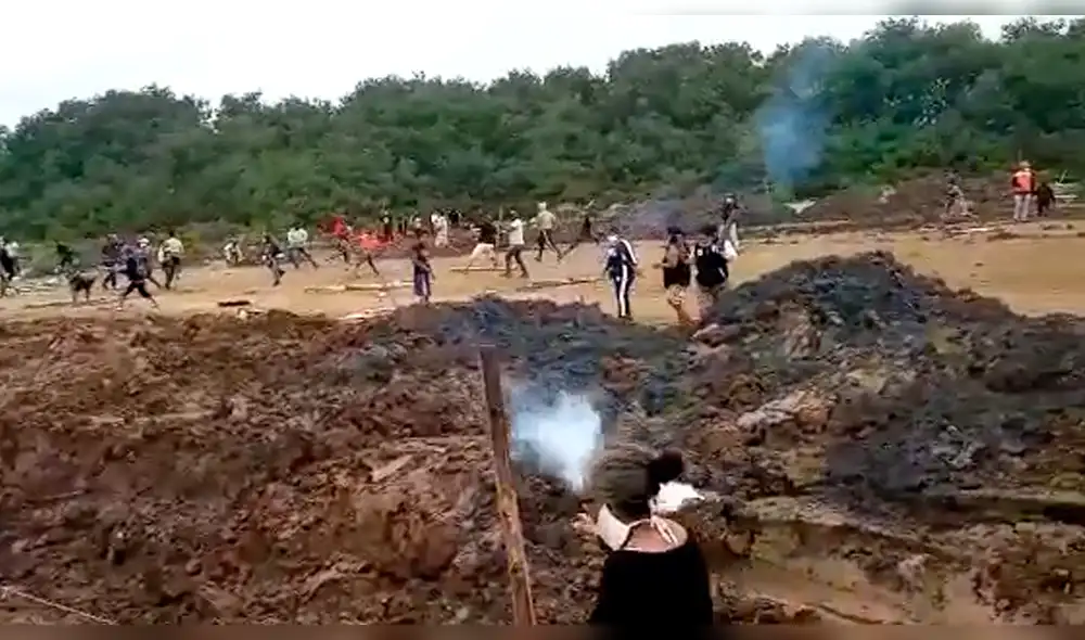 Invasores agreden a PNP en Tumbes. Invasores agreden a PNP en Tumbes.