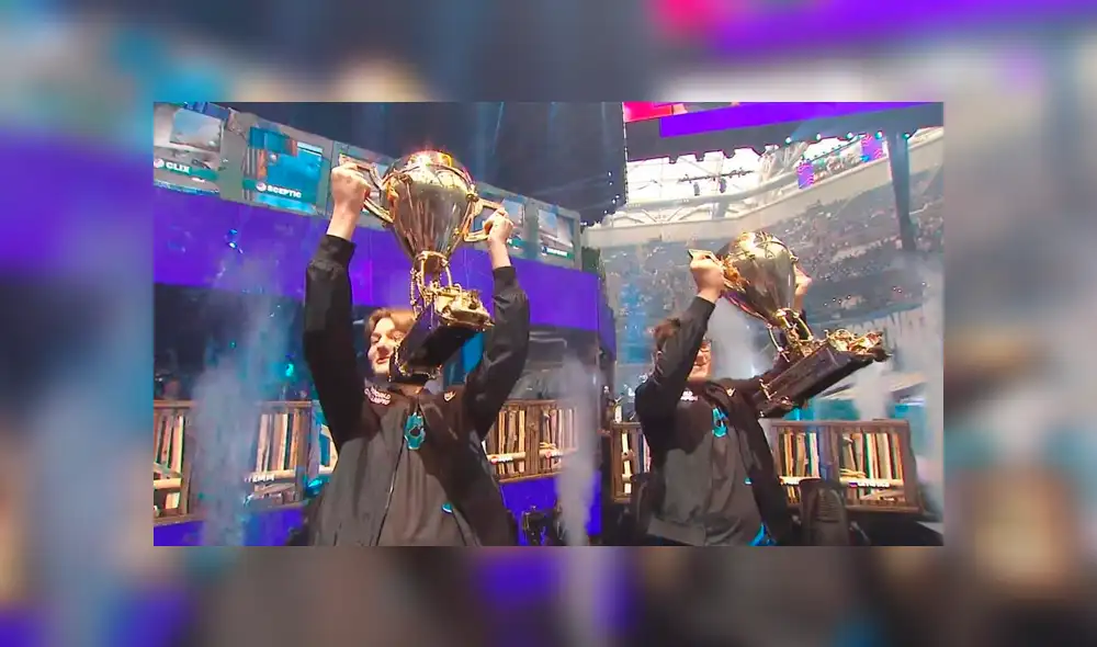 Aqua y Nyhrox ganan 3 millones de dólares en la final de dúos del Fortnite World Cup. Aqua y Nyhrox ganan 3 millones de dólares en la final de dúos del Fortnite World Cup.