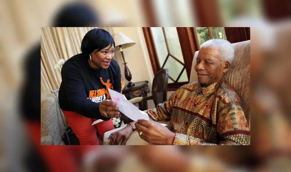 Zindzi Mandela con su padre. Foto: AFP. Zindzi Mandela con su padre. Foto: AFP.