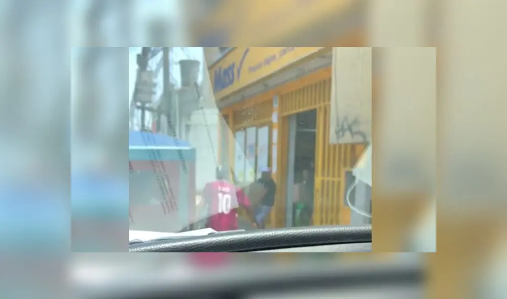 Según el encargado de la tienda y otros testigos, los ladrones son de nacionalidad venezolana. (Foto: Captura de video) Según el encargado de la tienda y otros testigos, los ladrones son de nacionalidad venezolana. (Foto: Captura de video)