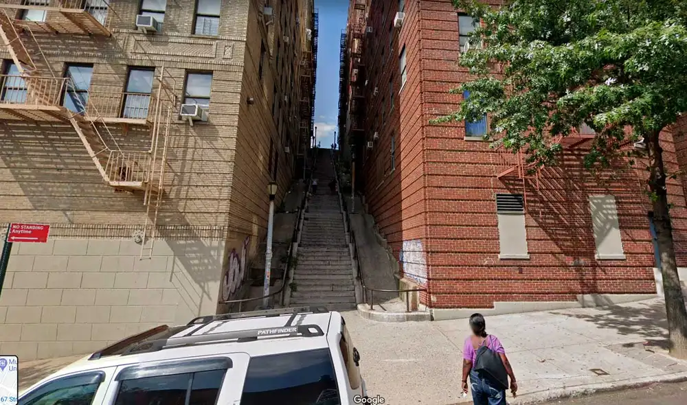 Desliza las imágenes para conocer la ubicación exacta de las escaleras donde se filmó la icónica escena del Joker. Foto: Captura de Google Maps