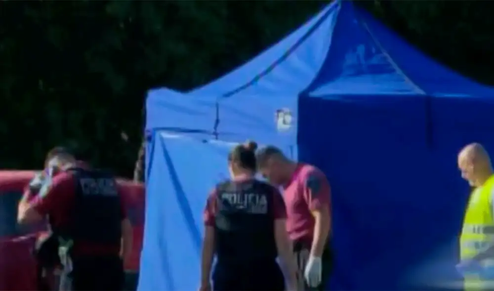 La Policía tuvo que cerrar el acceso al Metrobús e instalar gazebos de la Unidad Criminalística Móvil (UCM). Foto: captura / Infobae La Policía tuvo que cerrar el acceso al Metrobús e instalar gazebos de la Unidad Criminalística Móvil (UCM). Foto: captura / Infobae