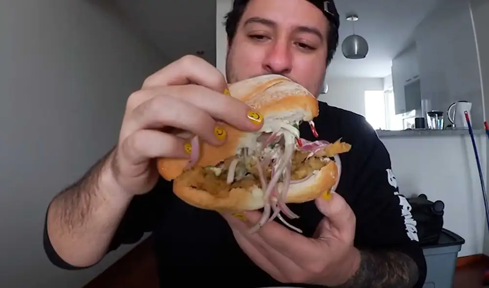 Desliza las imágenes para ver cómo luce este pan con pejerrey que se vende a 16 soles en un restaurante limeño. Fotocaptura: El Cholo Mena/YouTube