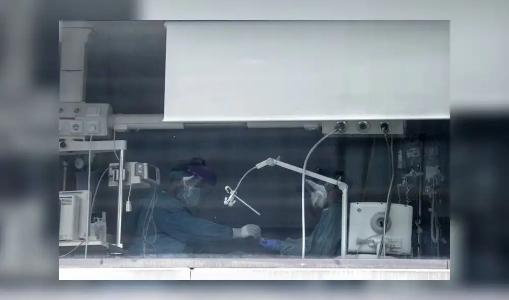 Cataluña indica que limitar ventilación mecánica para pacientes mayores de 80 debe estar bajo el criterio del personal médico. Foto: El País. Cataluña indica que limitar ventilación mecánica para pacientes mayores de 80 debe estar bajo el criterio del personal médico. Foto: El País.