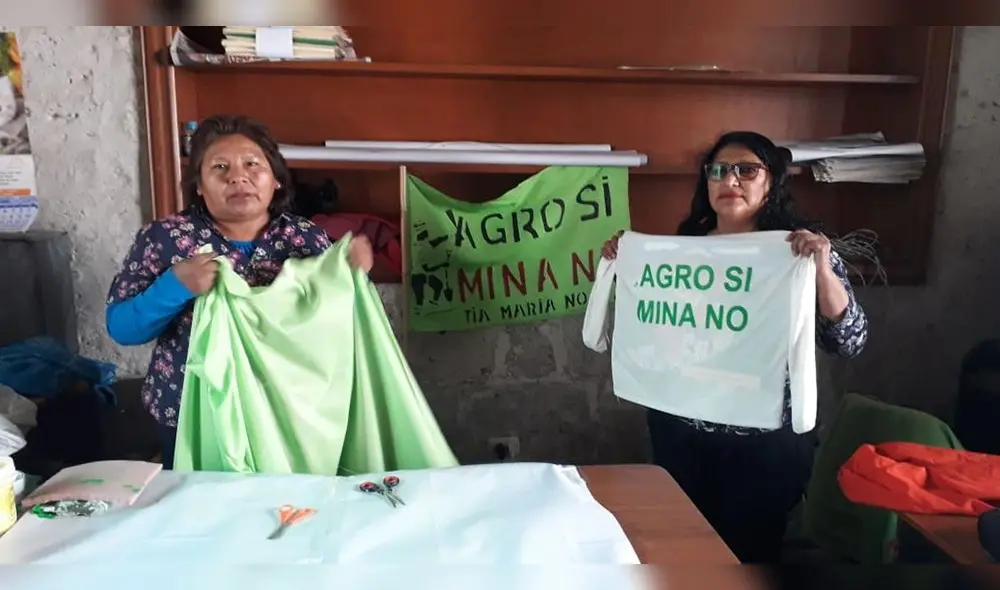 Inician confección y estampado de polos y banderolas con la frase "agro sí, mina no". Foto: Yaraví.