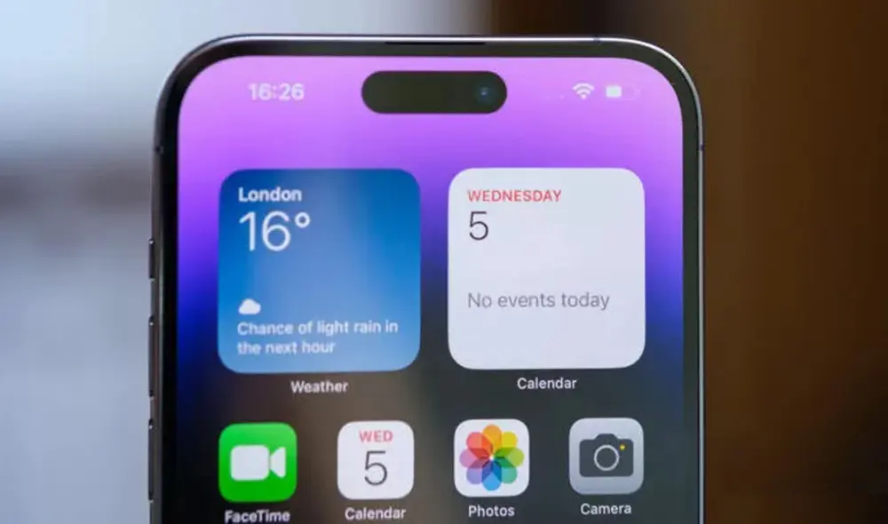 Este cambio permitiría a Apple reducir significativamente el tamaño del recorte de pantalla “Dynamic Island”. Foto: MacRumors