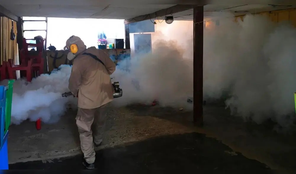 Soldados fumigan viviendas en Imacita Soldados fumigan viviendas en Imacita