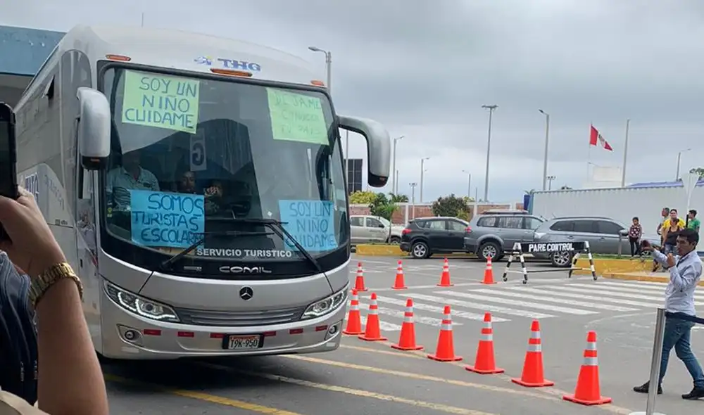 Se espera la llegada de los otros menores.