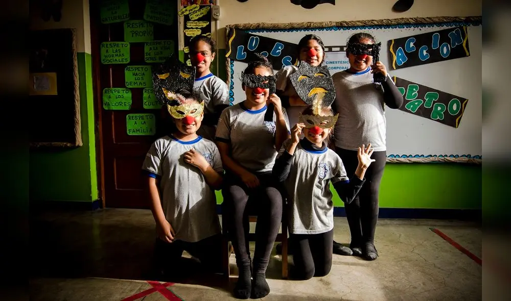 16-10-19 JOHN REYES NIÑOS SUPER DOTADOSNIÑOS GENIOSINTELIGENTESCOLEGIOACTUACIONCIENCIAMUSICAJUEGOS DINAMICOSTEATROLABORATORIOEXPERIMENTOROMPE CABEZASMENORES DE EDAD