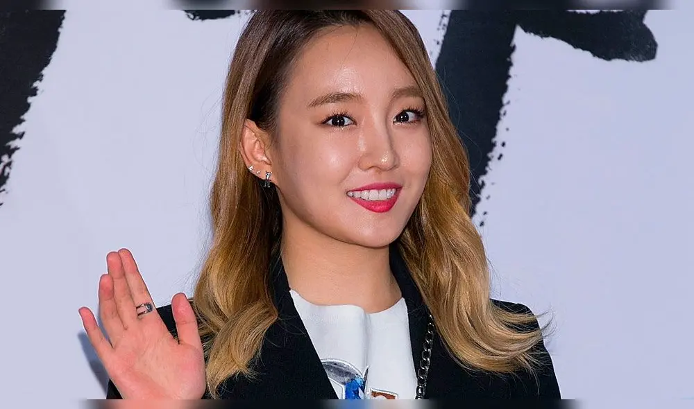 Go Yoon Ha, más conocida como Younha es una cantautora surcoreana de Pop/Rock.