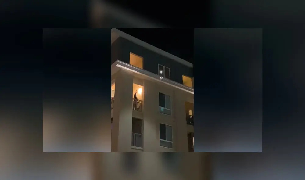 Desliza las fotografías para ver el notable gesto que tuvo un joven con su vecina que estaba en cuarentena. Foto: Captura Desliza las fotografías para ver el notable gesto que tuvo un joven con su vecina que estaba en cuarentena. Foto: Captura