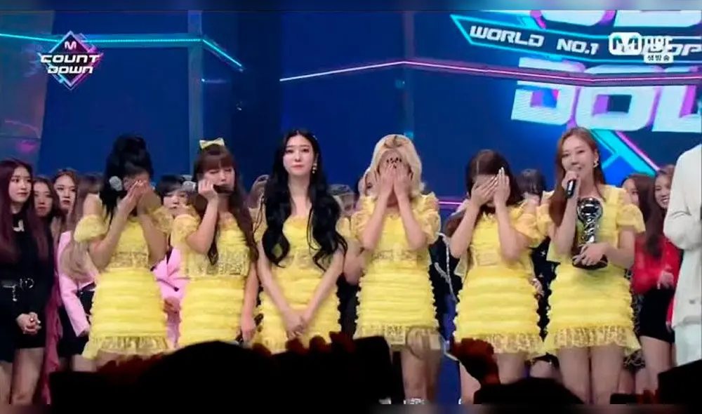 Las integrantes de Momoland no pudieron contener las lágrimas tras recibir el premio del show musical M Countdown.