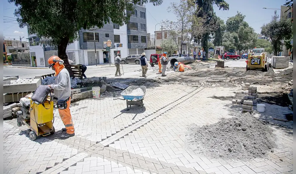 observado. Se invierte más de 6 millones en vía distrital.