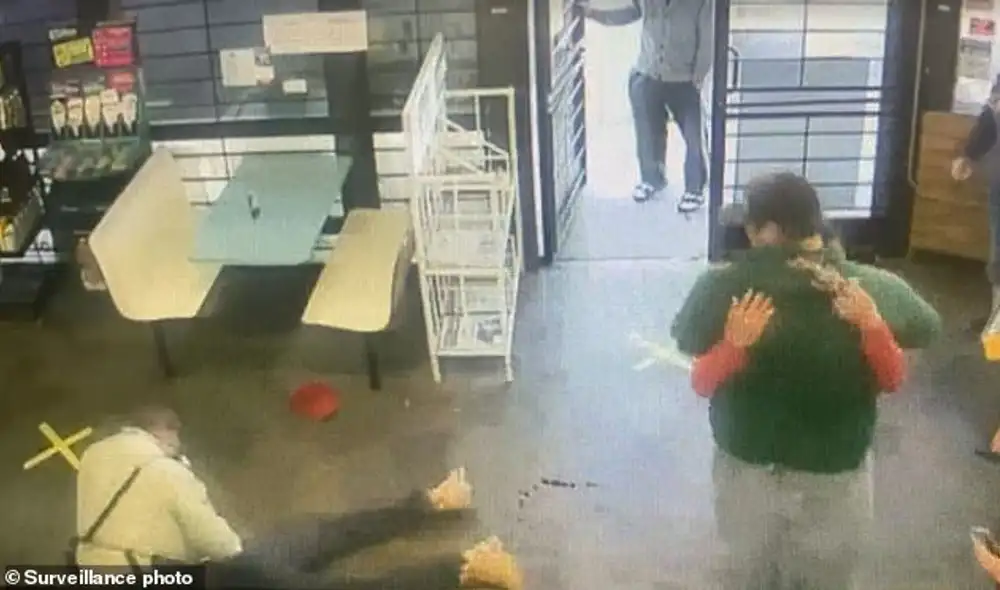 Campeón de lucha libre de 16 años detiene a un secuestrador y es llamado héroe