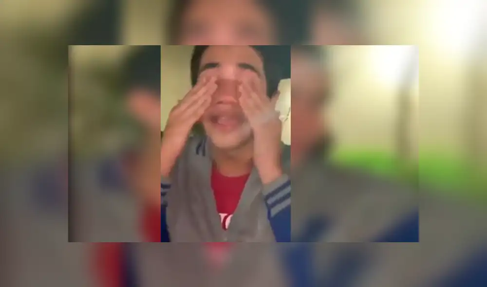 Amigos del joven captaron su insólita actitud tras enterarse de que la música de uno de sus grupos favoritos no está en Spotify.