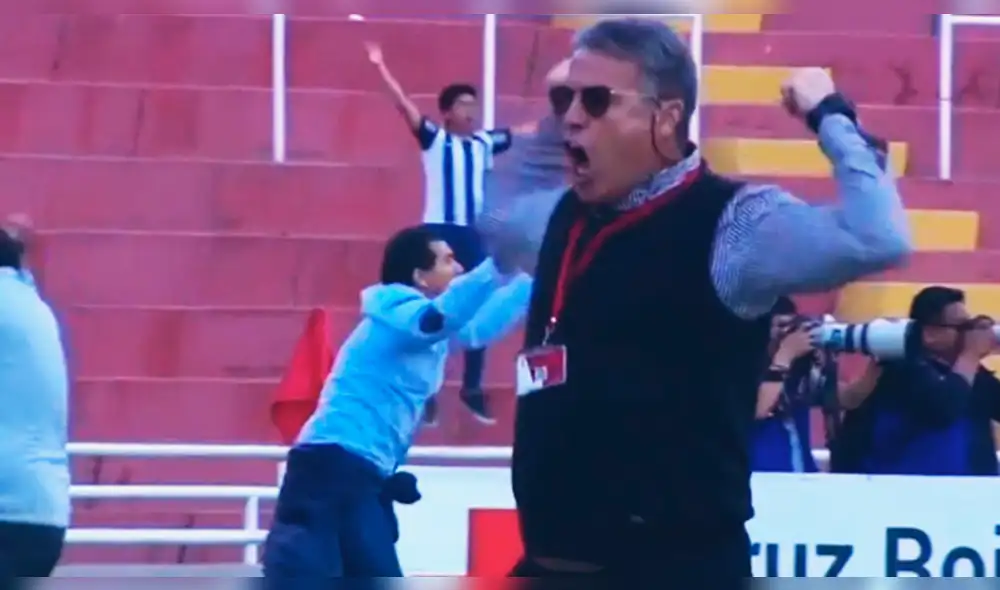 Alianza Lima: celebración de Pablo Bengoechea. Alianza Lima: celebración de Pablo Bengoechea.