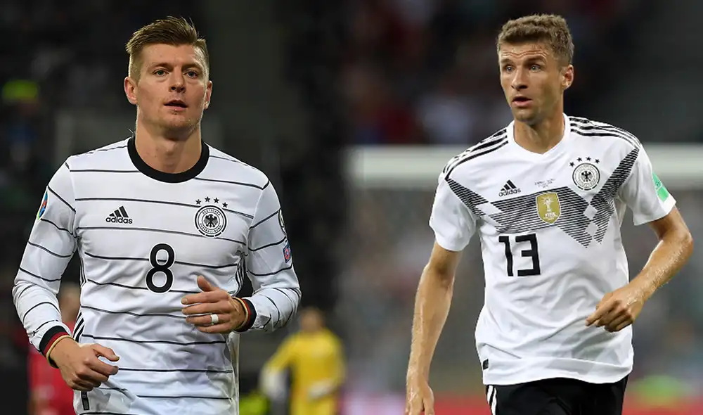 Toni Kroos reveló que Thomas Müller quedaría fuera del recambio generacional que plantea Joachim Löw para Alemania. Composición: AFP/EFE.