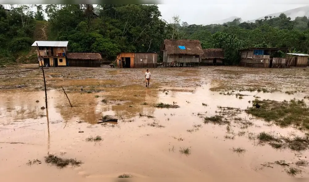 Desborde de río inundo comunidad nativa en Amazonas