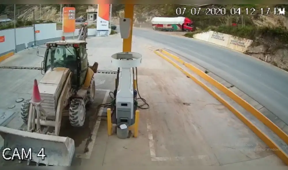 se desplazaba a excesiva velocidad, por lo que el conductor perdió el control