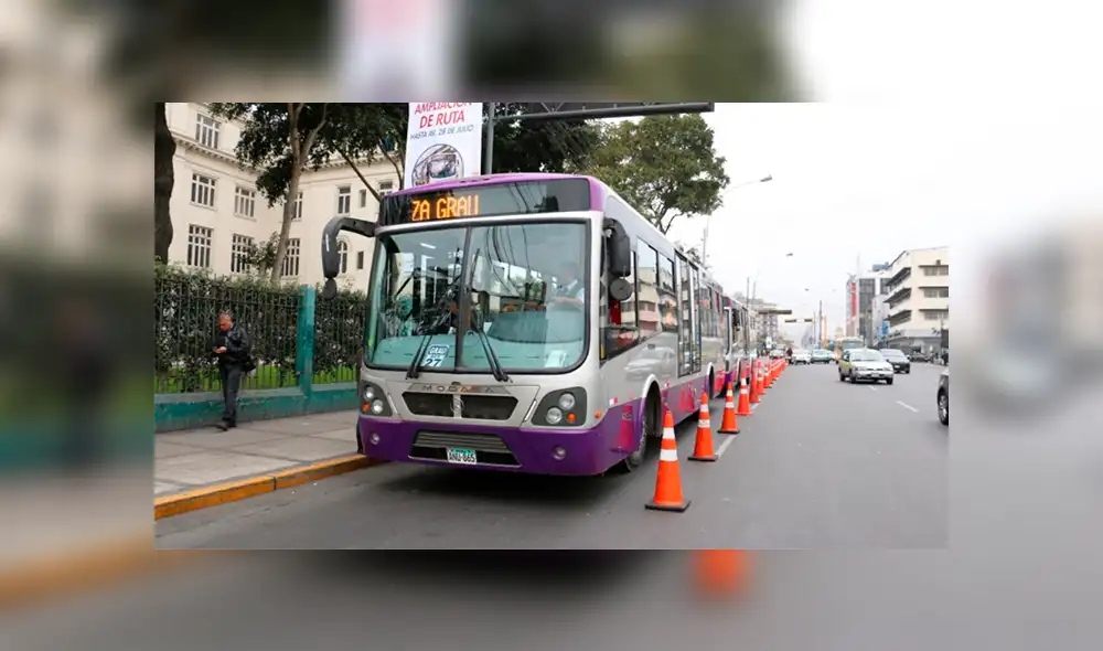 Aniego en SJL: buses del Corredor Morado cambian de ruta tras emergencia