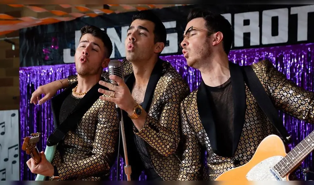 Jonas Brothers recrean escena de "Camp Rock"