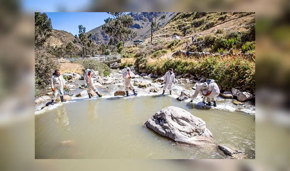 Toma de muestras en el río Chillón - OEFA Toma de muestras en el río Chillón - OEFA