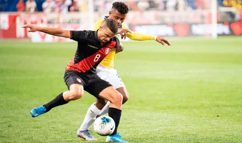 Mario Salas, técnico de Gabriel Costa en Colo Colo, reveló que no vio el debut del delantero en la selección peruana. | Foto: EFE