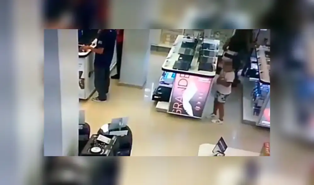 Mujer utilizó a su hija de 6 años para robar una computadora [VIDEO]