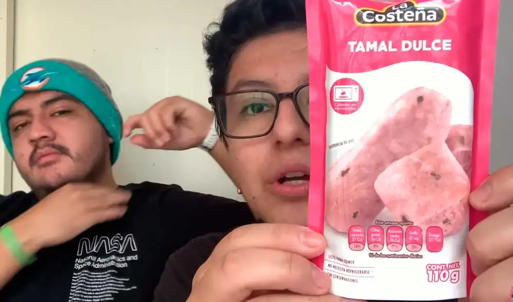 Desliza las imágenes para ver el aspecto de este tamal hecho con fresas que se vende en México. Foto: Captura de YouTube/Ariana Bolo Arce Desliza las imágenes para ver el aspecto de este tamal hecho con fresas que se vende en México. Foto: Captura de YouTube/Ariana Bolo Arce