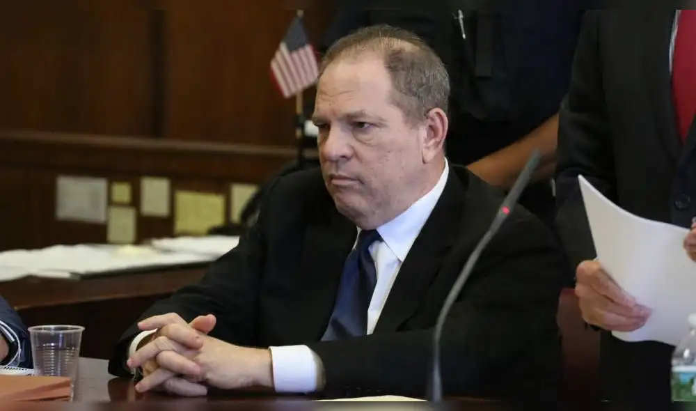 Harvey Weinstein recientemente inició su condena de 23 años tras ser encontrado culpable de agresión sexual. (Foto: AFP)