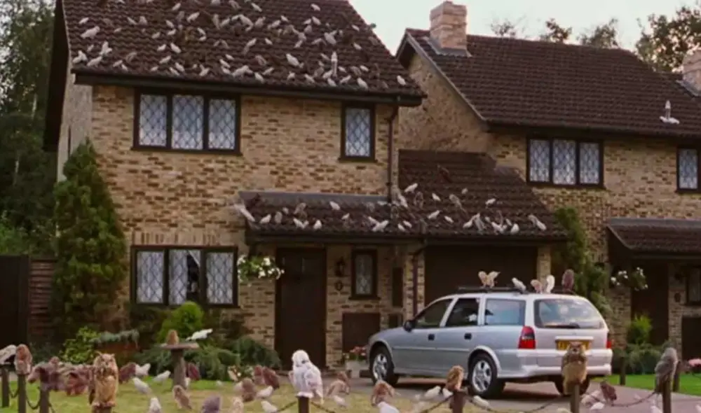 Desliza las imágenes para ver cómo luce la casa en la que se filmó las películas de Harry Potter. Foto: Captura de YouTube/Harry Potter Desliza las imágenes para ver cómo luce la casa en la que se filmó las películas de Harry Potter. Foto: Captura de YouTube/Harry Potter