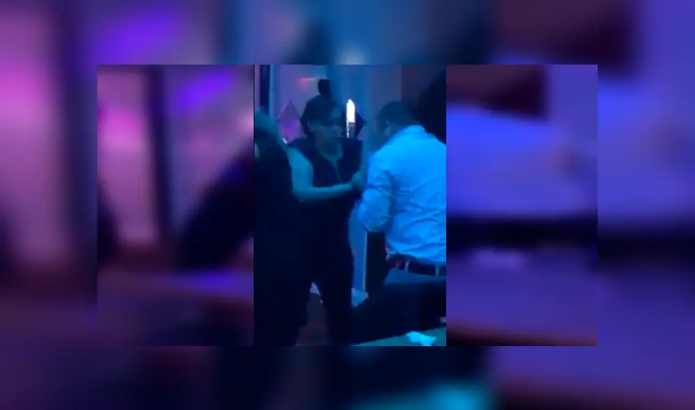 En Facebook, una pareja de esposos llamó la atención en una reunión por su curiosa coreografía. En Facebook, una pareja de esposos llamó la atención en una reunión por su curiosa coreografía.