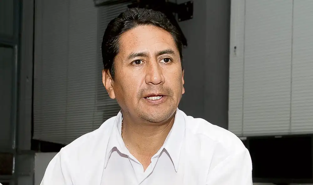 Jefe de asesores de la DINI niega que se pague 40.000 soles a Vladimir Cerrón Jefe de asesores de la DINI niega que se pague 40.000 soles a Vladimir Cerrón