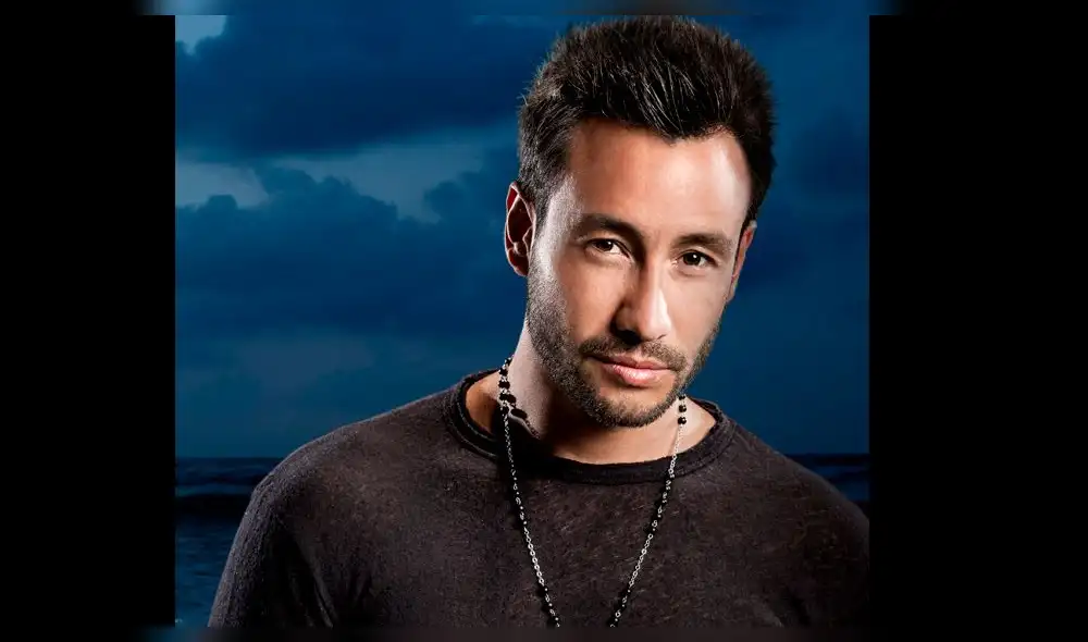 Luciano Pereyra emocionó a fans al cantar con artista callejero