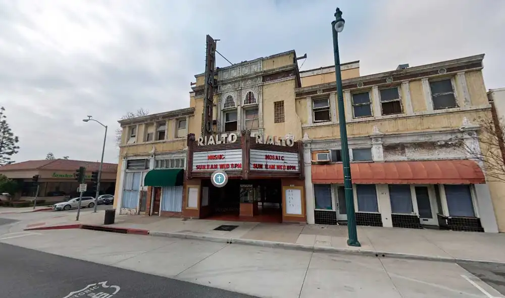 Desliza las imágenes para ver cómo luce una de las locaciones mostradas en Scream 2. Foto: captura de Google Maps