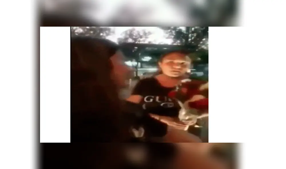 Mujer trata de venderle flores a ‘pareja’ y queda impresionada al conocer su oscuro secreto [VIDEO]