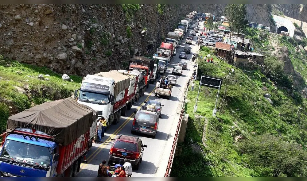Camiones no podrán transitar por la carretera Central en Semana Santa 