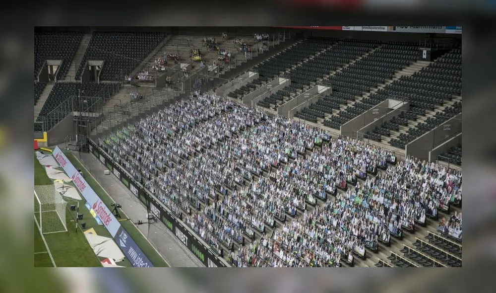 Borussia Monchengladbach presentó a su peculiar ‘hinchada de cartón’ . Borussia Monchengladbach presentó a su peculiar ‘hinchada de cartón’ .