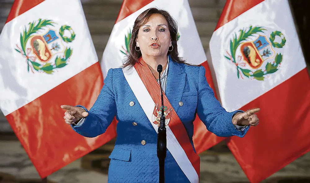 Rueda de Entrevistas. Jefa del Estado declaró en tres canales de televisión distintos en una sola noche. Adelantó cambios en su gobierno y se reafirmó en el cargo. Foto: Presidencia