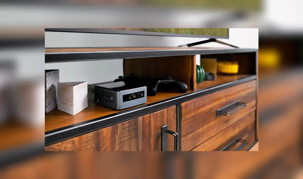 La mini PC representa el 10% del volumen de una computadora convencional de escritorio. Foto Intel