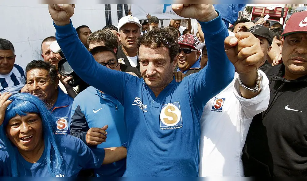 Deportivo Municipal se queda sin presidente: Renzo Reggiardo renunció al ‘club edil’ Deportivo Municipal se queda sin presidente: Renzo Reggiardo renunció al ‘club edil’