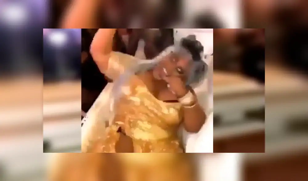 Video es viral en YouTube. El peculiar ingresó de la mujer fue ovacionado por algunos asistentes e internautas, quienes celebraron la “épica entrada” de la novia Video es viral en YouTube. El peculiar ingresó de la mujer fue ovacionado por algunos asistentes e internautas, quienes celebraron la “épica entrada” de la novia